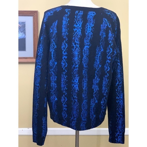 Brodie Blue/black Harriet cashmere sweater, medium, print/stripe, medium - Picture 4 of 6